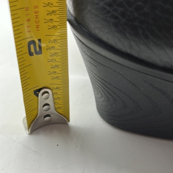 Softspots Black leather heeled loafer Sz 11 Wide. BLO1834A - Picture 4 of 10